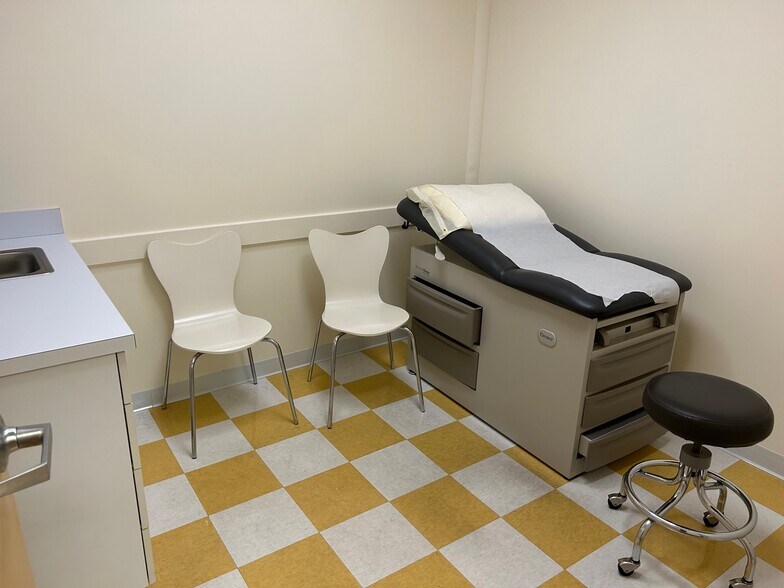 More Photos Of 25 Marston St, Lawrence Medical For Lease