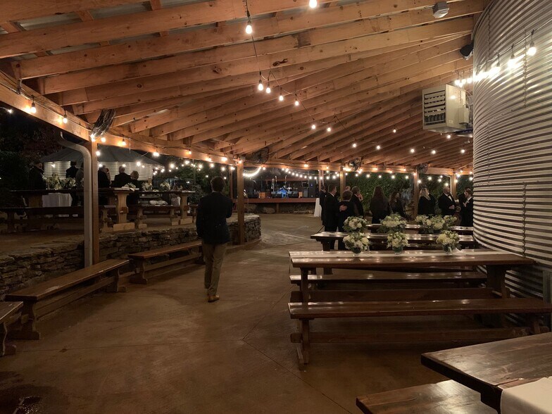 More Photos Of 141 E Carolina Ave, Memphis Restaurant For Sale