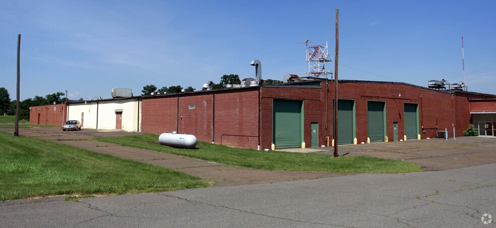 More Photos Of 7142 Lineweaver Rd, Warrenton Light Manufacturing For Lease