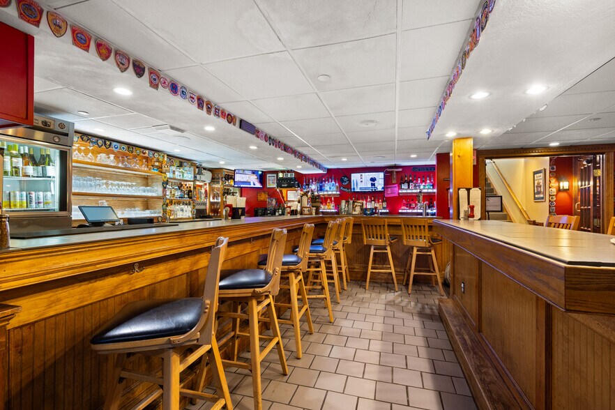 More Photos Of 11 Farmington Rd, Rochester Restaurant For Sale