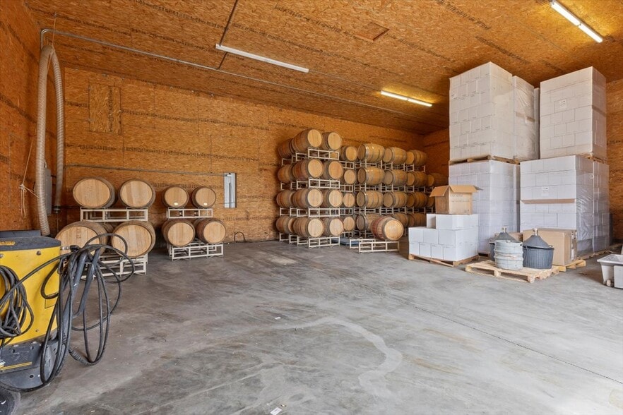 More Photos Of 500 S Bonair Rd, Zillah Winery Vineyard For Sale