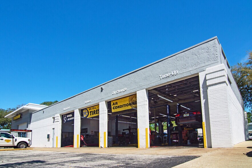 More Photos Of 8595 Beach Blvd, Jacksonville Unknown For Lease