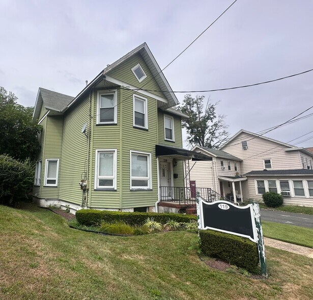 More Photos Of 119 Main St, South River Office For Sale