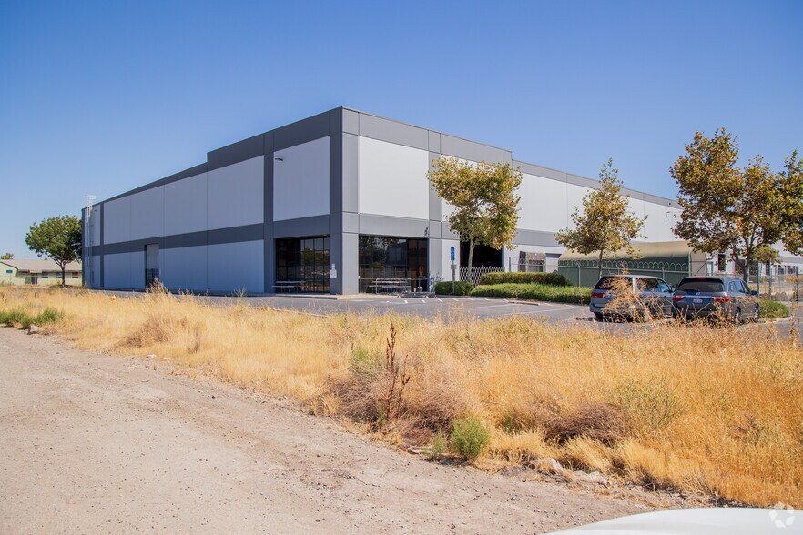 More Photos Of 1641 E Citation St, Stockton Warehouse For Lease