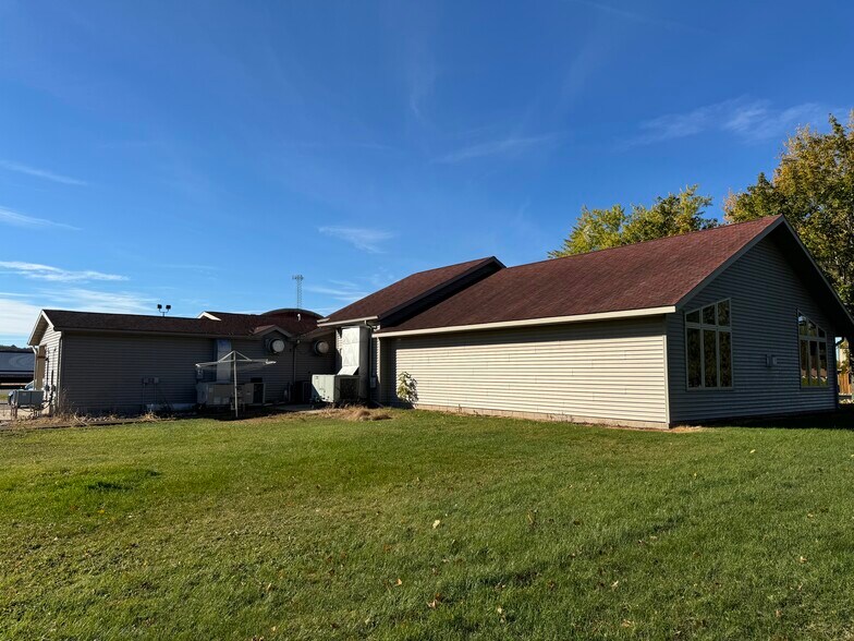 More Photos Of 408 State Rd, Hatley Restaurant For Sale