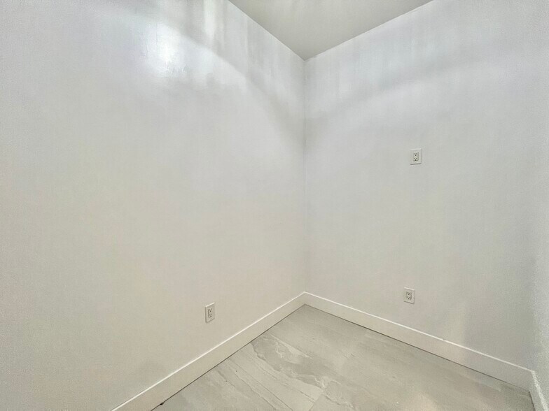 More Photos Of 1400 Ponce De Leon Blvd, Coral Gables Unknown For Lease