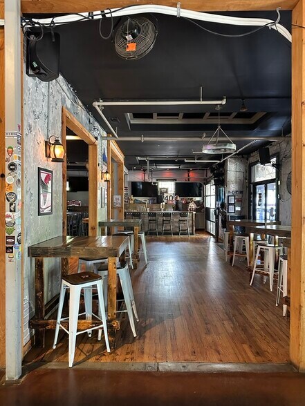 More Photos Of 3228 N Davidson St, Charlotte Restaurant For Lease