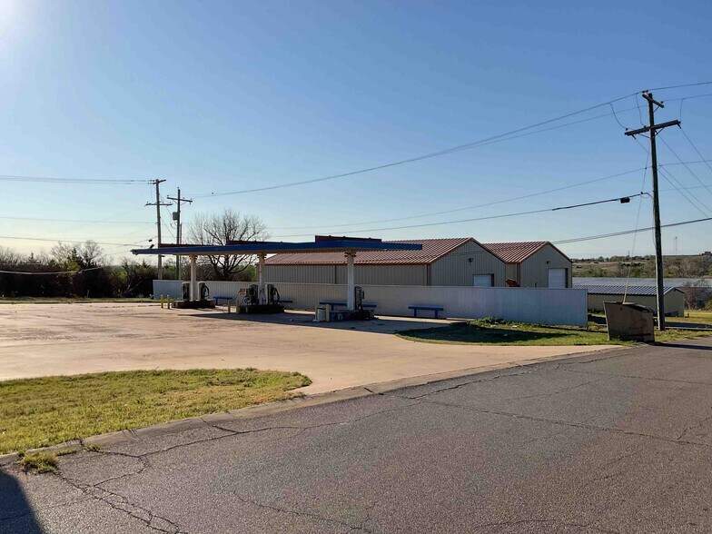 More Photos Of 600 Opal Ave, Clinton Carwash For Sale