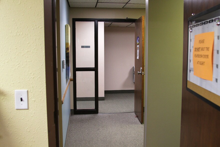 More Photos Of 1652 Greenview Dr SW, Rochester Office For Lease