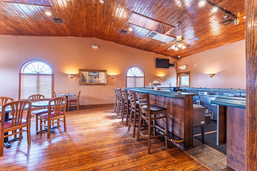 More Photos Of 400 S Center Ave, New Stanton Restaurant For Sale