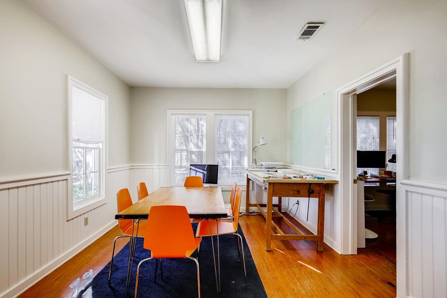 More Photos Of 2118 Oxford St, Austin Office For Lease