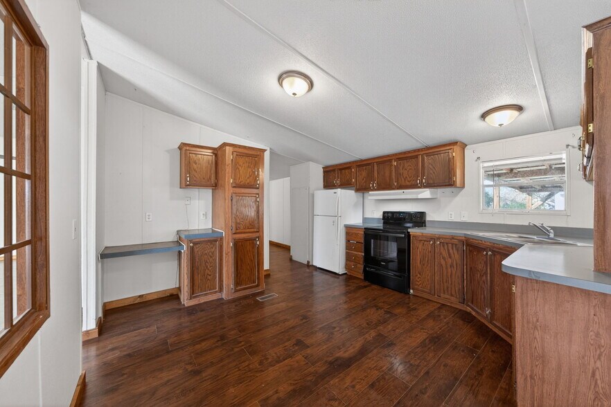 More Photos Of 505 TX-173, Hondo Multifamily For Sale