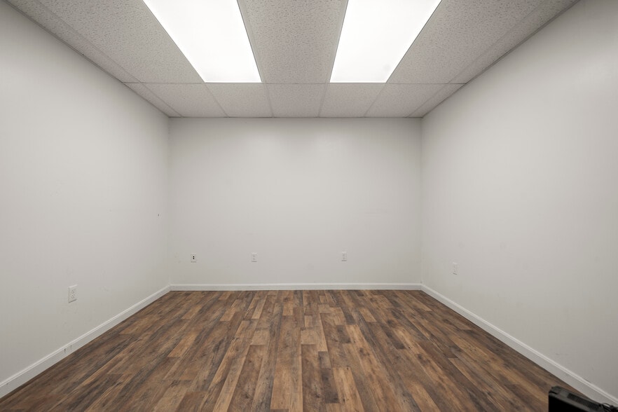 More Photos Of 597 Winthrop St, Taunton Manufacturing For Sale