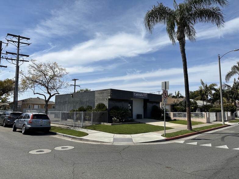 Primary Photo Of 1626 S Broadway, Santa Ana Medical For Sale