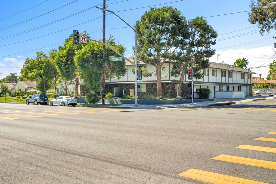 More Photos Of 1799 N Hollywood Way, Burbank Apartments For Sale