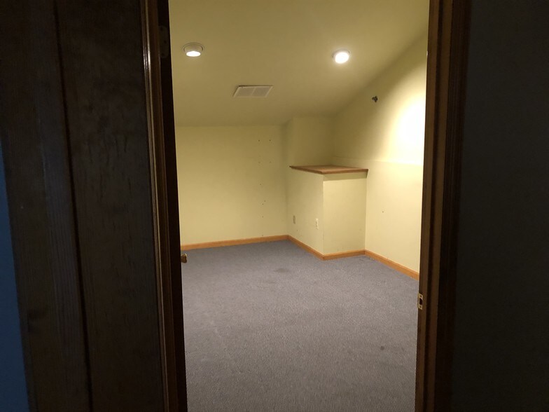 More Photos Of 178 Main Rd, Montville Flex For Lease