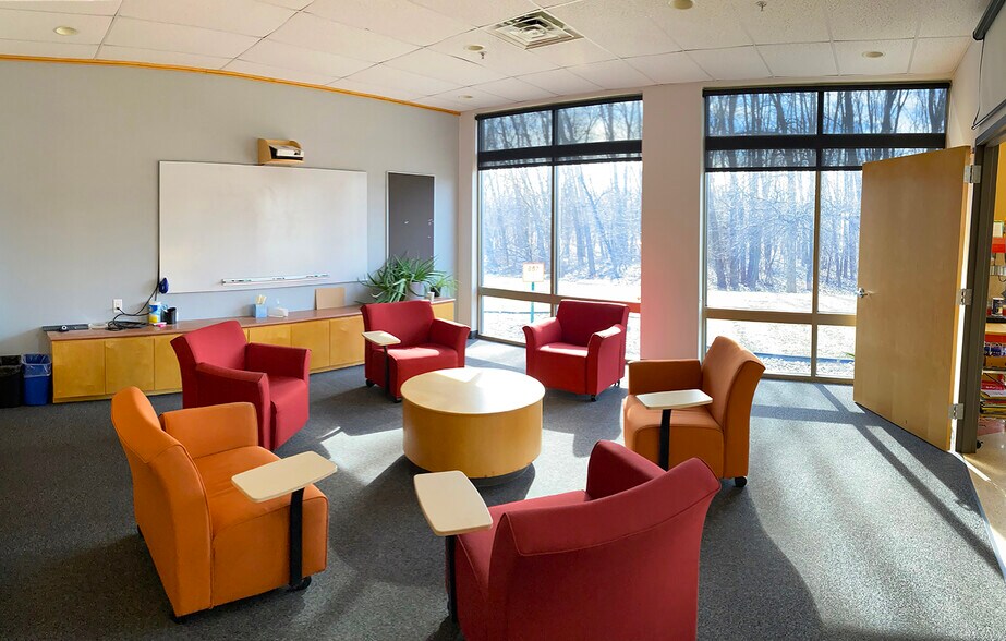 More Photos Of 5459 Fen Oak Dr, Madison Office For Sale