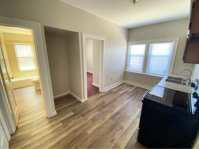 More Photos Of 1578 W 116th St, Cleveland Apartments For Sale