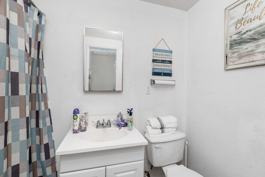 More Photos Of 13663 Prairie Ave, Hawthorne Office For Sale