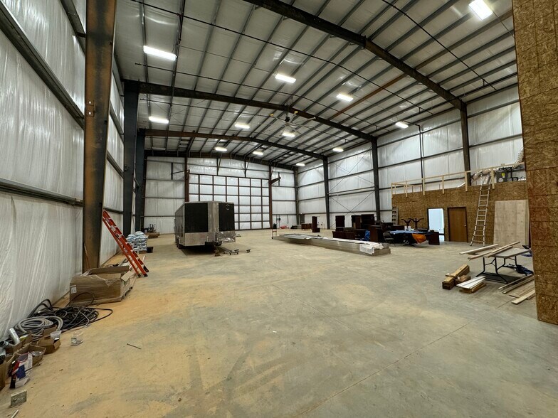 More Photos Of 61 Toto Creek Park Rd, Dawsonville Warehouse For Sale