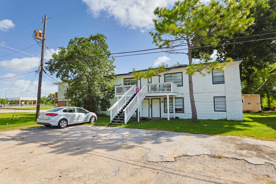 More Photos Of 2312-2315 Avenue B, Dickinson, TX 77539 Ave, Dickinson Apartments For Sale