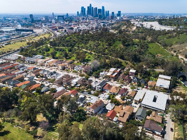 More Photos Of 534 Casanova St, Los Angeles Apartments For Sale