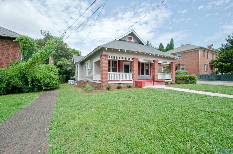 More Photos Of 106 S Houston St, Athens Office For Sale