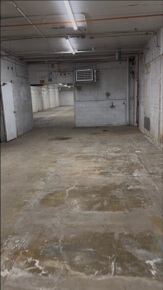 More Photos Of 116 S 10th St, Marshall Light Distribution For Sale