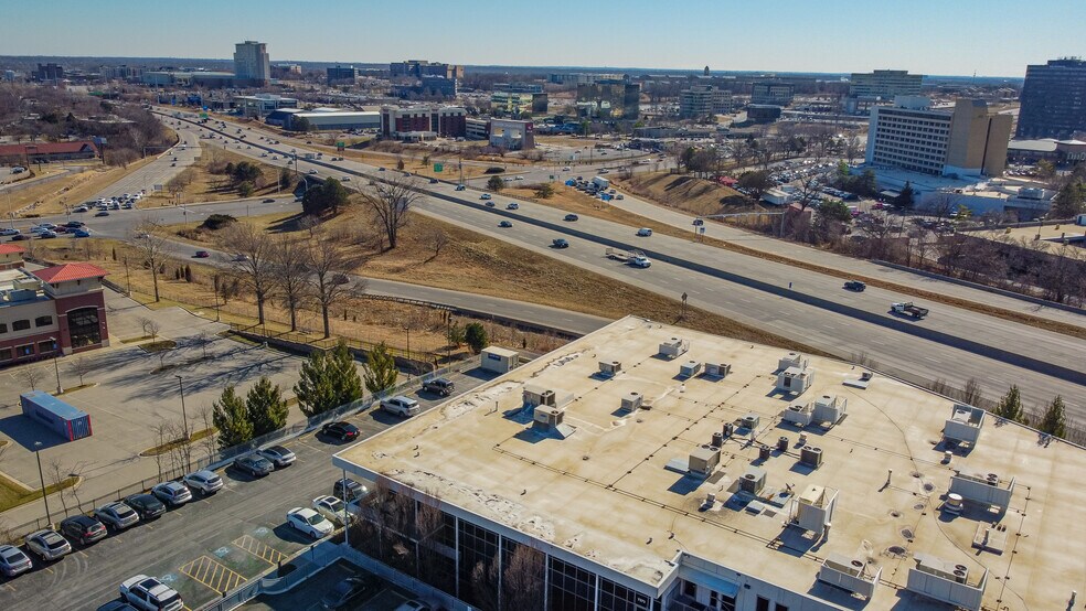 More Photos Of 7373 W 107th St, Overland Park Office For Lease