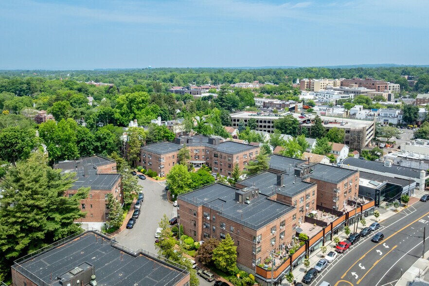 More Photos Of 49-81 Cuttermill Rd, Great Neck Apartments For Sale