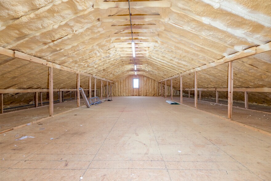 More Photos Of 1910 E Jackson St, Hugo Freestanding For Sale