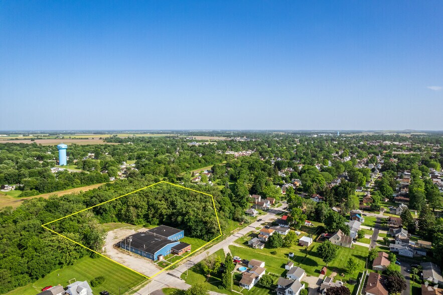 More Photos Of 1100 N Main St, Fostoria Warehouse For Sale