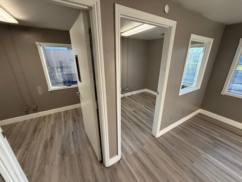 More Photos Of 1215 Railroad Ave, Clovis Warehouse For Lease