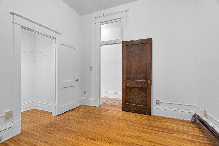 More Photos Of 583 Holly Ave, Saint Paul Apartments For Sale