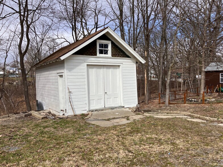 More Photos Of 54 Parkwood Blvd, Hudson Apartments For Sale