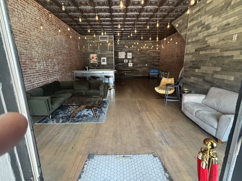 More Photos Of 508-510 S Main St, Memphis Apartments For Lease