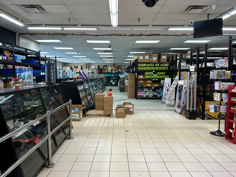 More Photos Of 19100 15 Mile Rd, Clinton Township Storefront For Sale