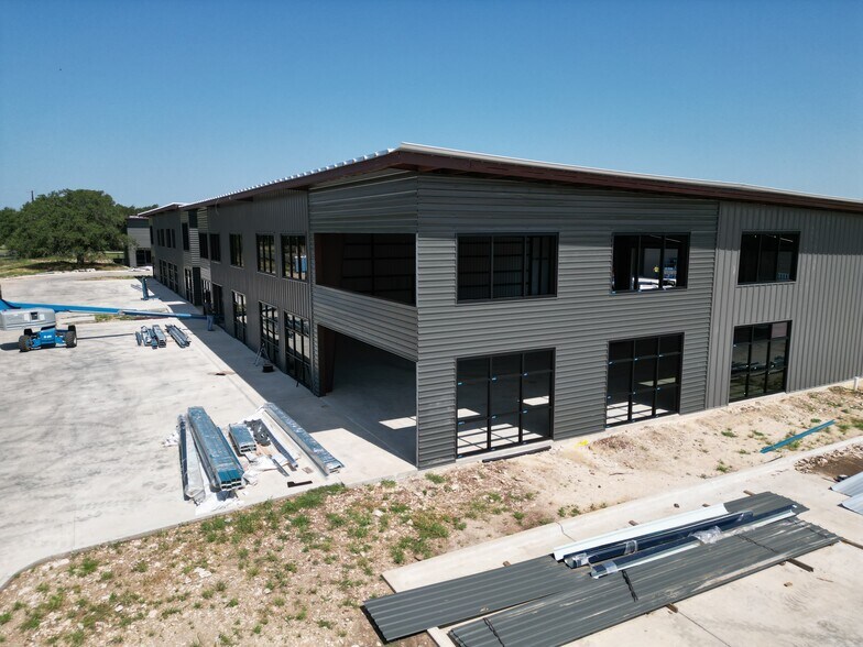 More Photos Of 7000 Airport Rd, Georgetown Light Distribution For Sale
