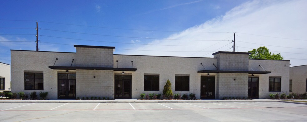 Primary Photo Of 12930 Dairy Ashford Rd, Sugar Land Medical For Lease