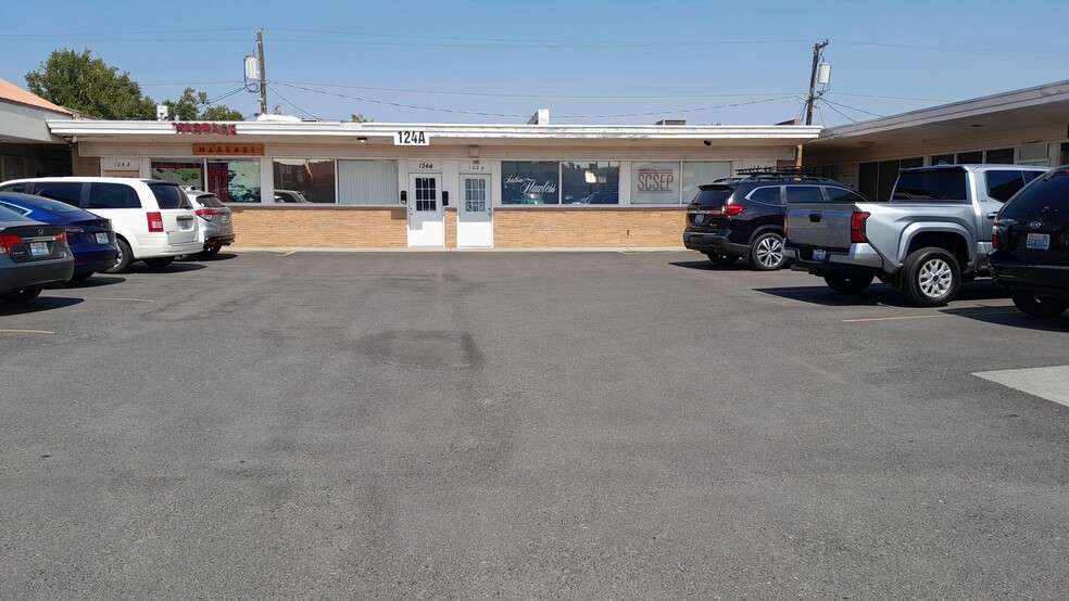 Primary Photo Of 124-124 Vista Way, Kennewick Office For Lease