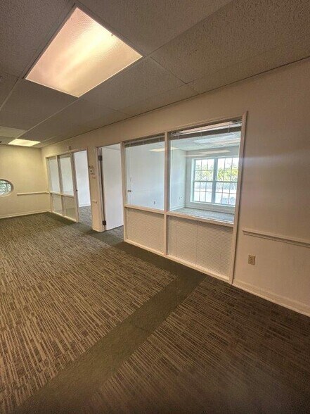 More Photos Of 4526-4532 US Hwy 19, New Port Richey Bank For Lease