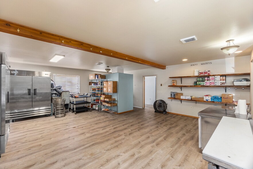 More Photos Of 2401 Westhaven Dr, Westport Flex For Sale