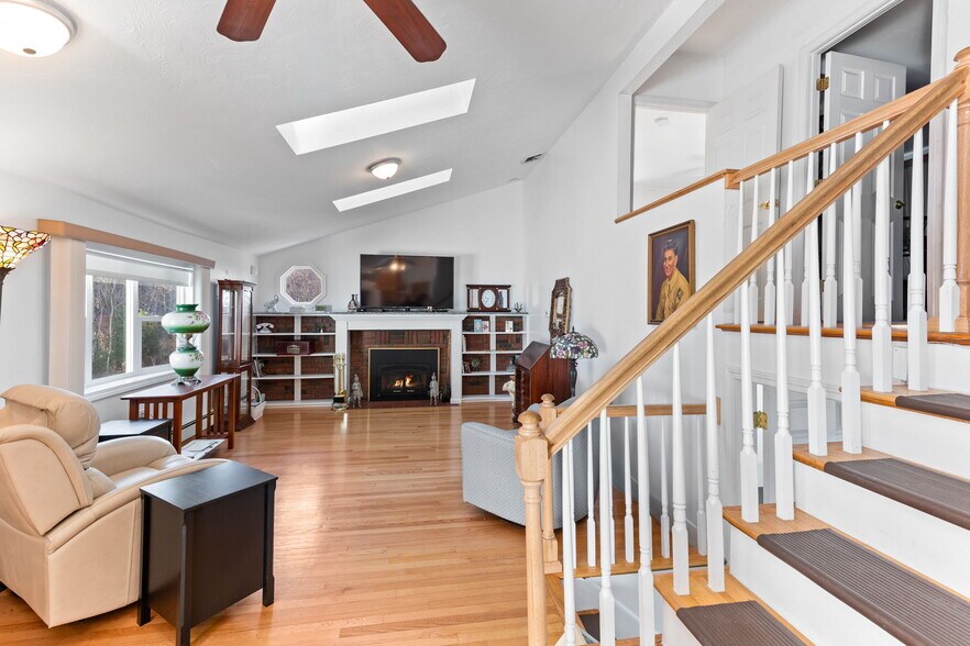 More Photos Of 860 Washington St, South Easton General Retail For Sale