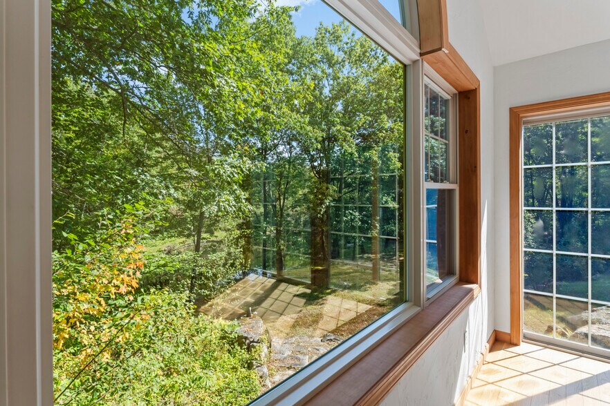 More Photos Of 41 Hobbs Rd, West Newfield Specialty For Sale