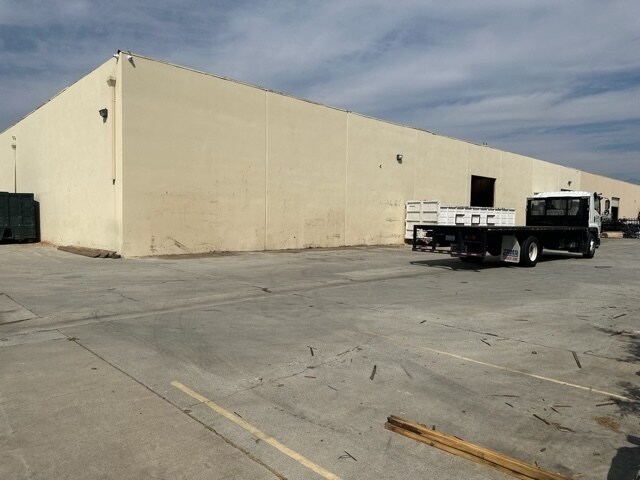 More Photos Of 2212-2312 Edwards Ave, South El Monte Manufacturing For Lease