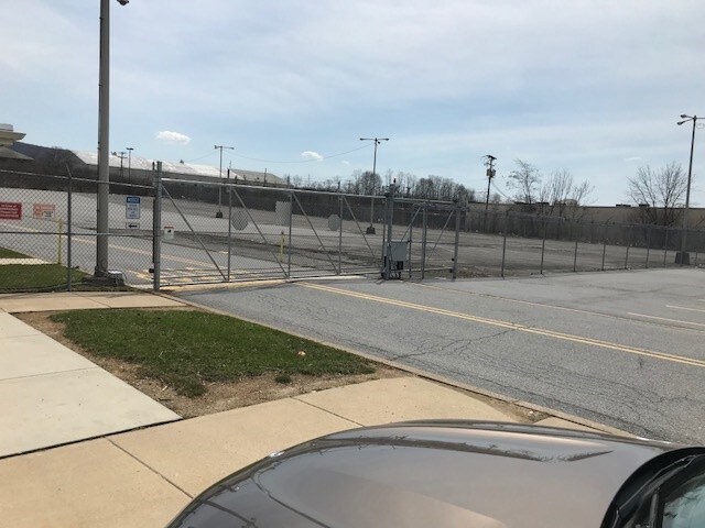 More Photos Of 3121 Pleasant Valley Blvd, Altoona Light Distribution For Lease