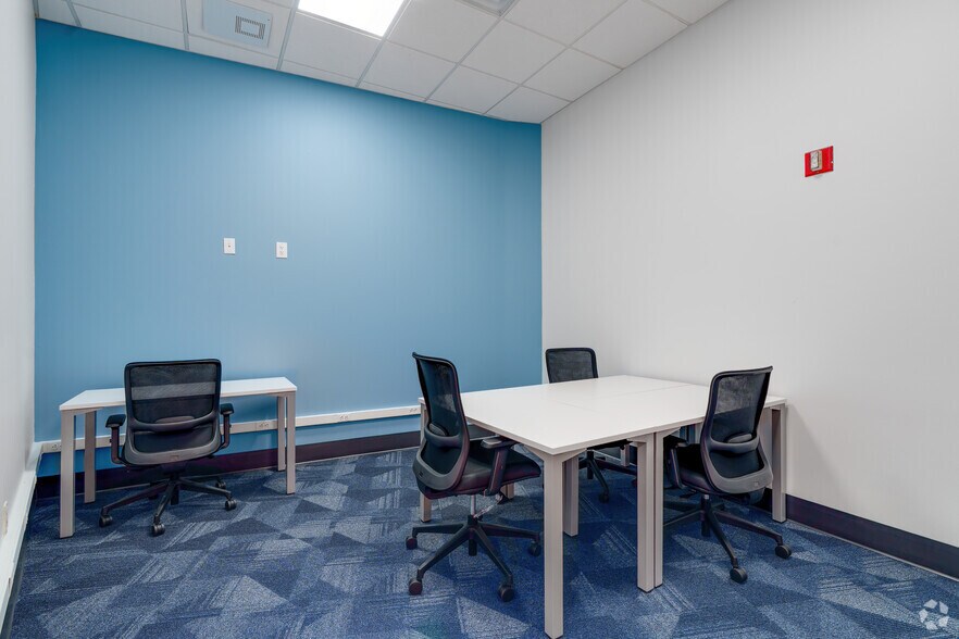 More Photos Of 1701 Park Center Dr, Orlando Coworking Space