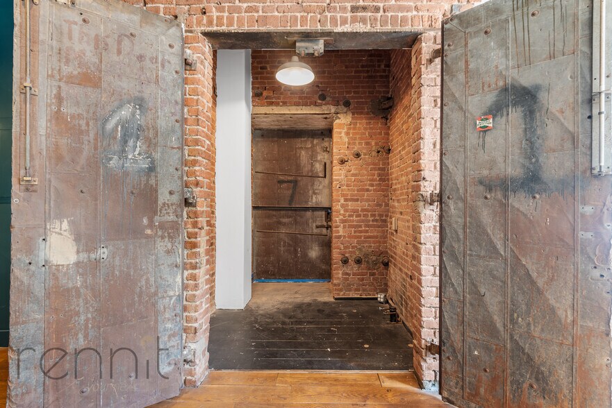 More Photos Of 1093 Putnam Ave, Brooklyn Storefront Retail Residential For Lease