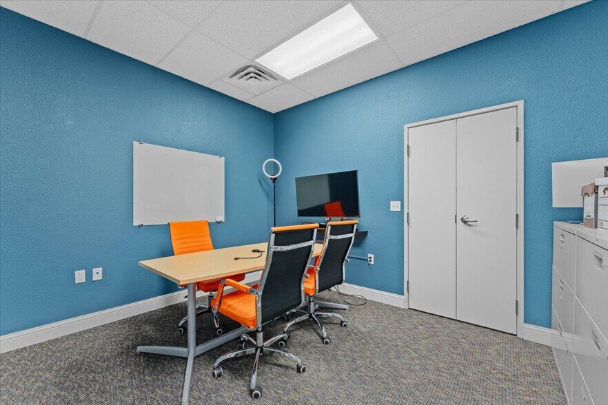 More Photos Of 2155 Larkspur Ln, Redding Office For Sale