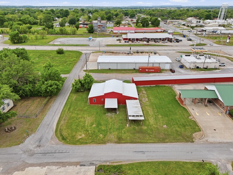 More Photos Of 113 S Wilder St, Chouteau General Retail For Sale